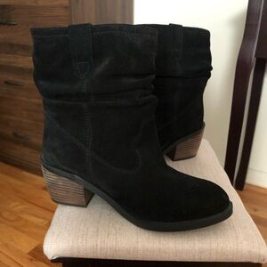 New Scrunched Suede Booties Boots  8W
